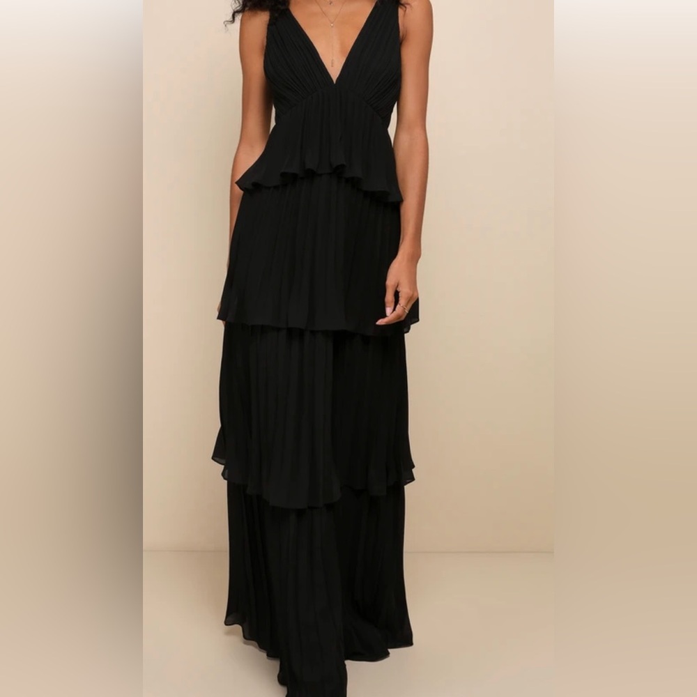 Black pleated tiered maxi dress